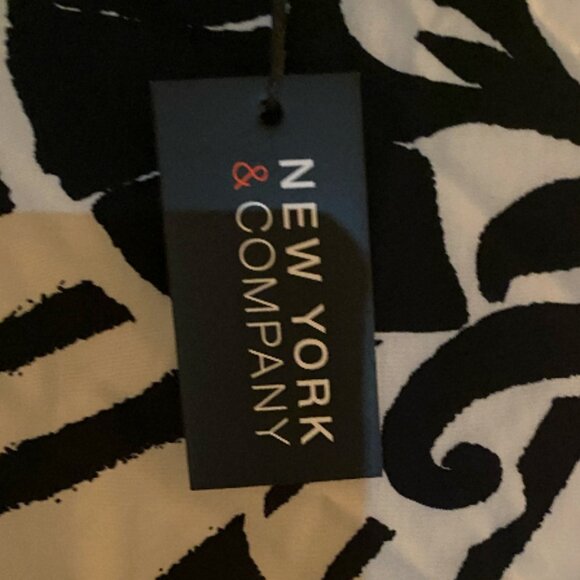 Shayla Midi Dress by New York and Company - Picture 4 of 6